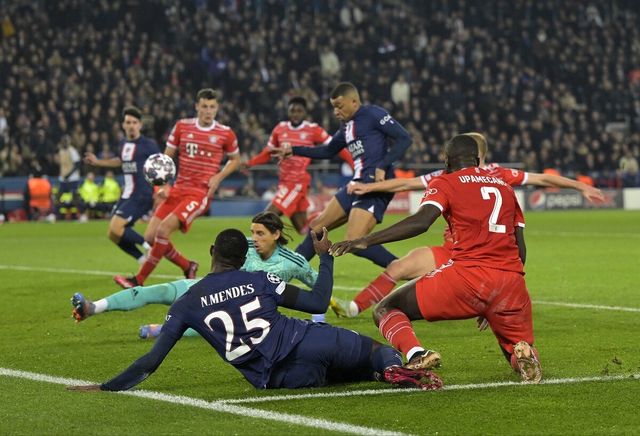 巴西碾压中国，科曼统治全场