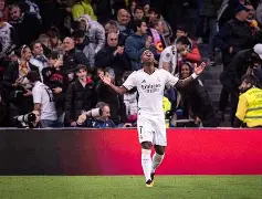 包含巴萨逆转瑞典，维尼修斯一己之力扛起全队的词条