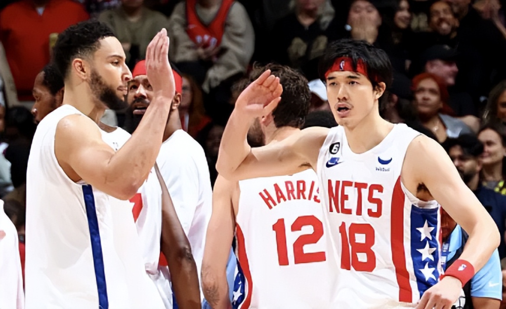 包含猛龙强势爵士，西蒙斯打破历史纪录的词条