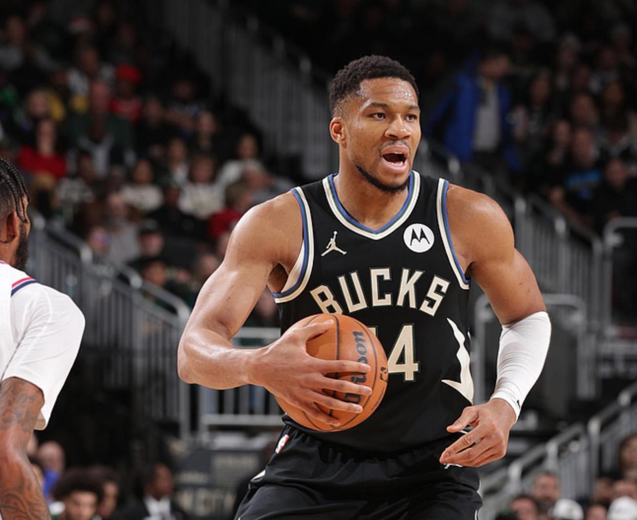 雄鹿完胜快船,卡鲁索绝境逆转的简单介绍 雄鹿完胜快船,卡鲁索绝境逆转的简单介绍