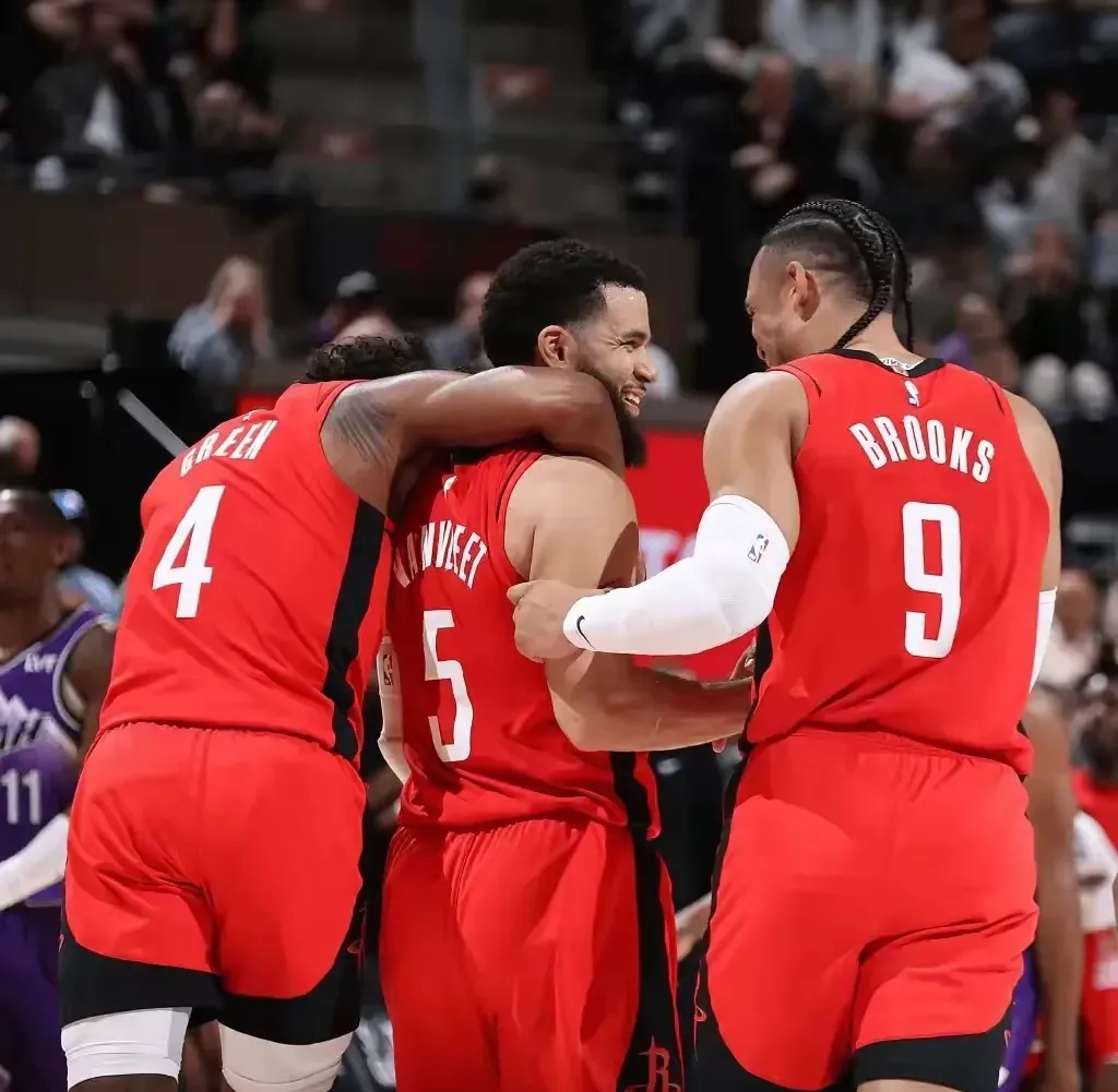 尼克斯力克热火B队,字母哥爆发神勇 尼克斯力克热火B队,字母哥爆发神勇