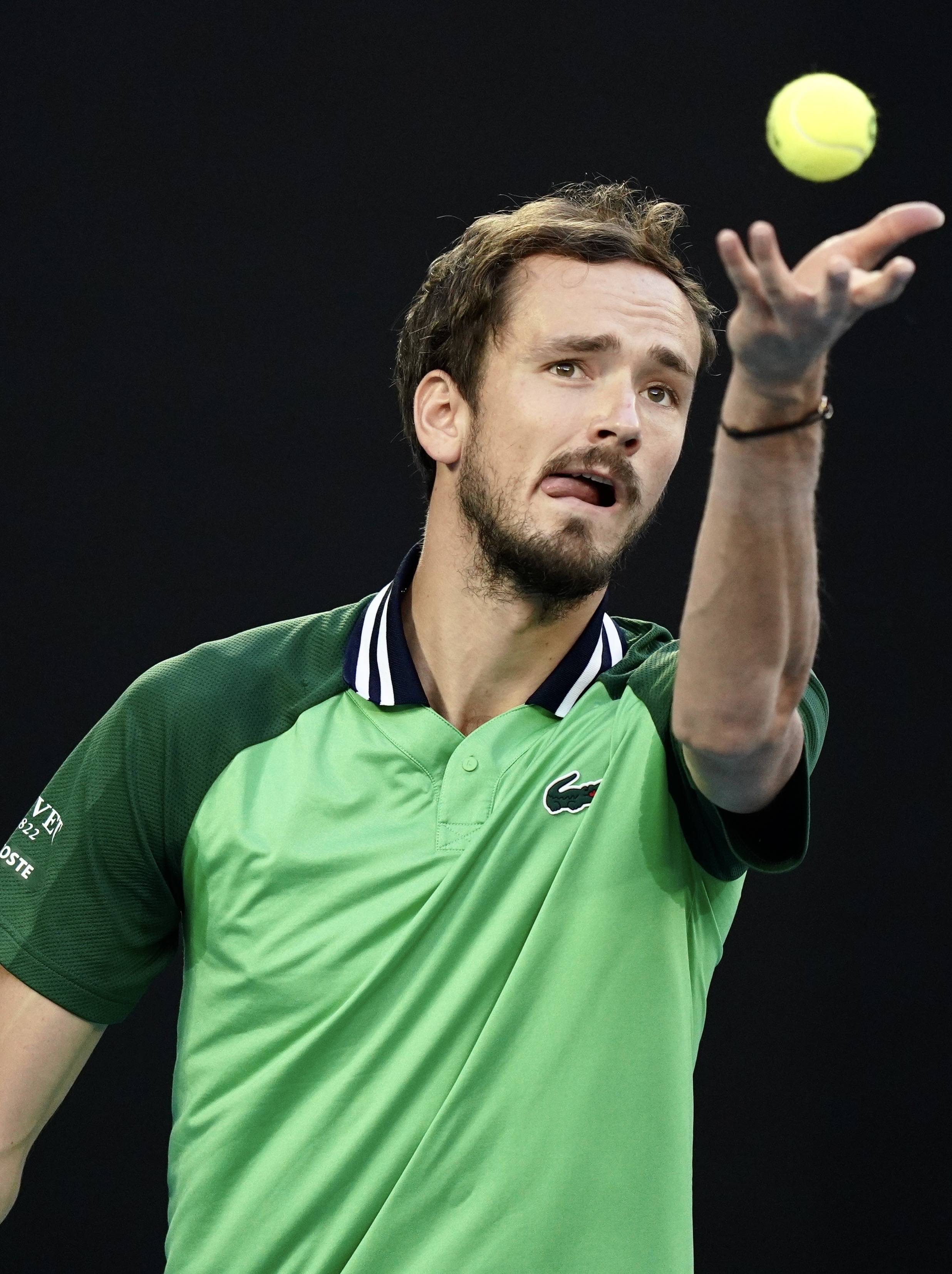 关于西班牙网球队血洗日本网球队，梅德韦杰夫打破历史纪录的信息