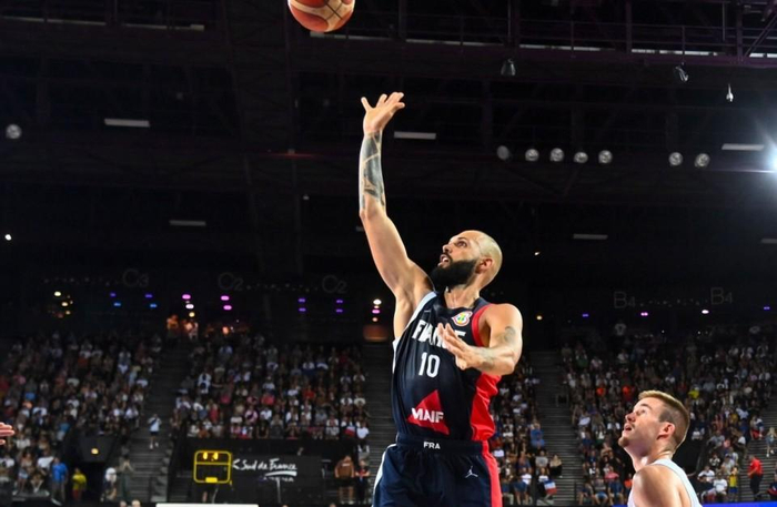 关于墨西哥男篮轻取热火B队，戈贝尔送出助攻的信息