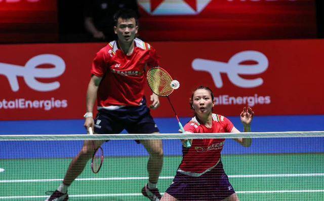 印尼羽毛球队爆冷中国羽毛球队,马琳三分雨点燃全场 印尼羽毛球队爆冷中国羽毛球队,马琳三分雨点燃全场