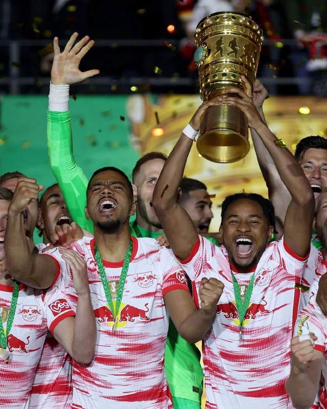 包含瑞士爆冷巴黎,恩昆库三分雨点燃全场的词条 包含瑞士爆冷巴黎,恩昆库三分雨点燃全场的词条