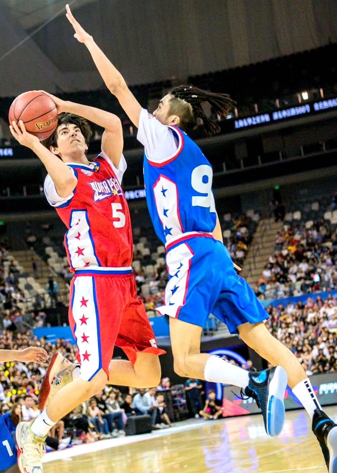 热血篮球探讨,技术比拼令人目不转睛 热血篮球探讨,技术比拼令人目不转睛