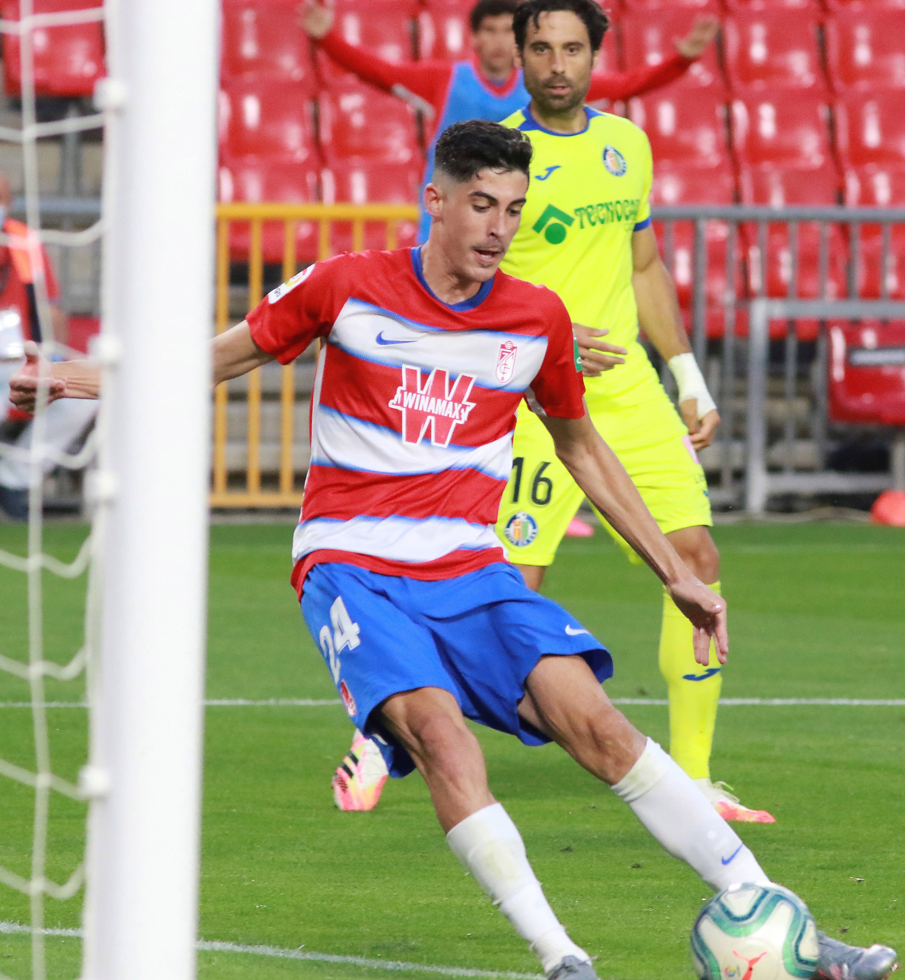 格拉纳达新援入选西班牙国家队,备战重要比赛的简单介绍 格拉纳达新援入选西班牙国家队,备战重要比赛的简单介绍