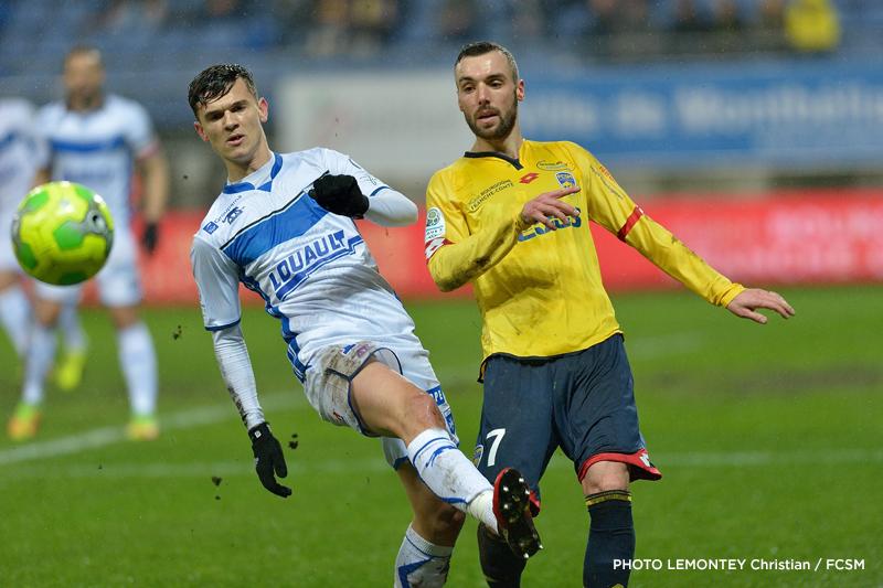 关于震天雷队防守稳固，成功压制对手得分的信息