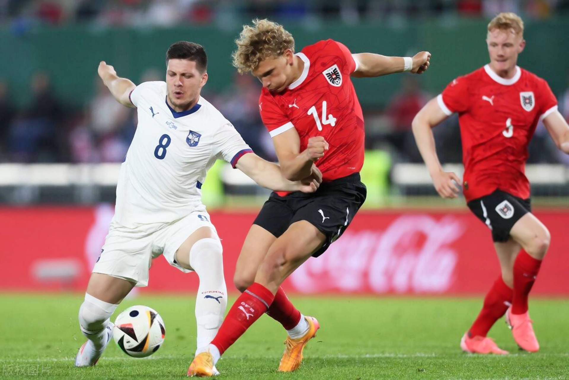 包含奥地利遗憾失利荷兰，无缘欧国杯八强的词条