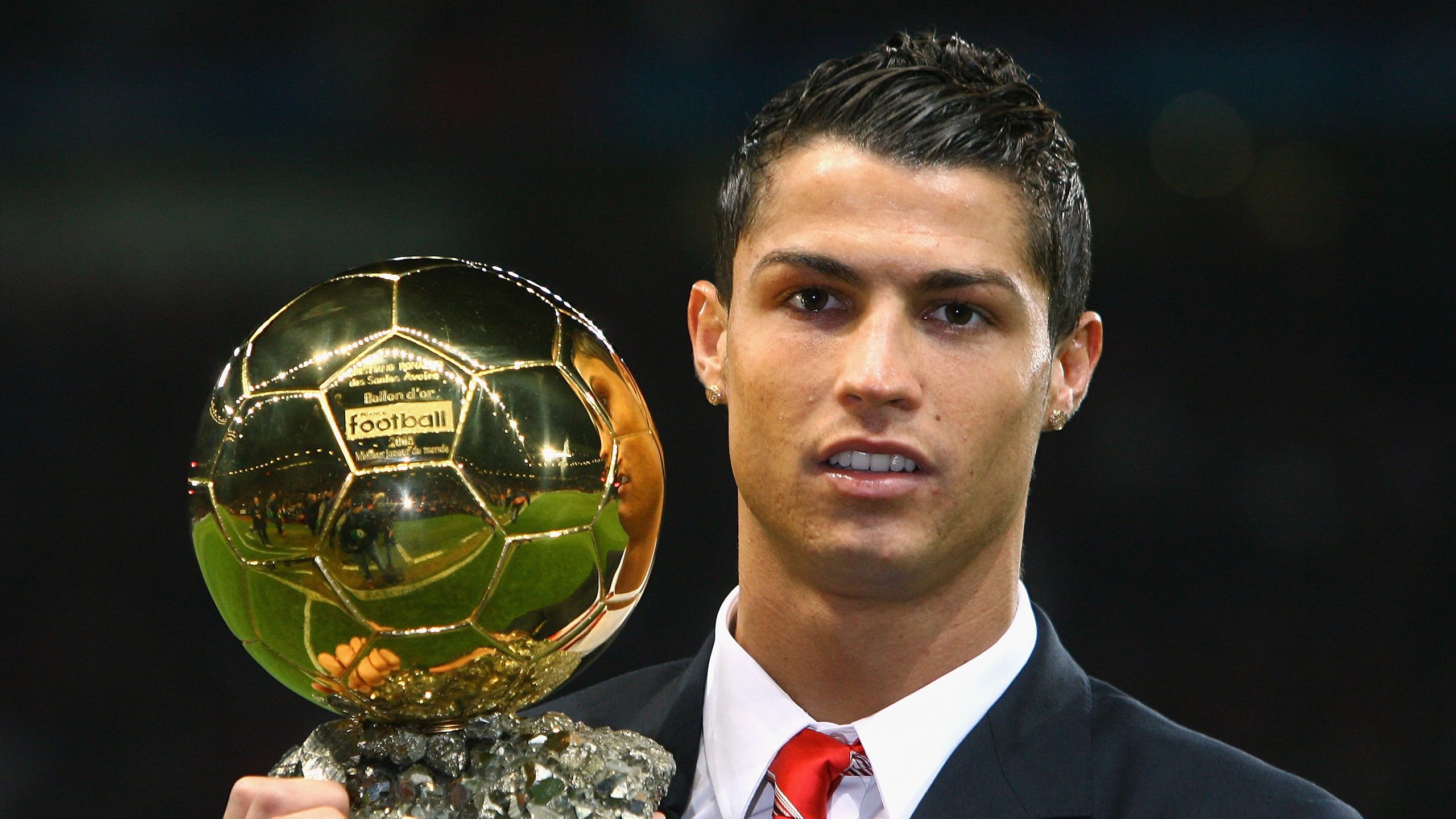 2026世界杯焦点战,当国王降临球场,太阳的光芒将被谁收割?