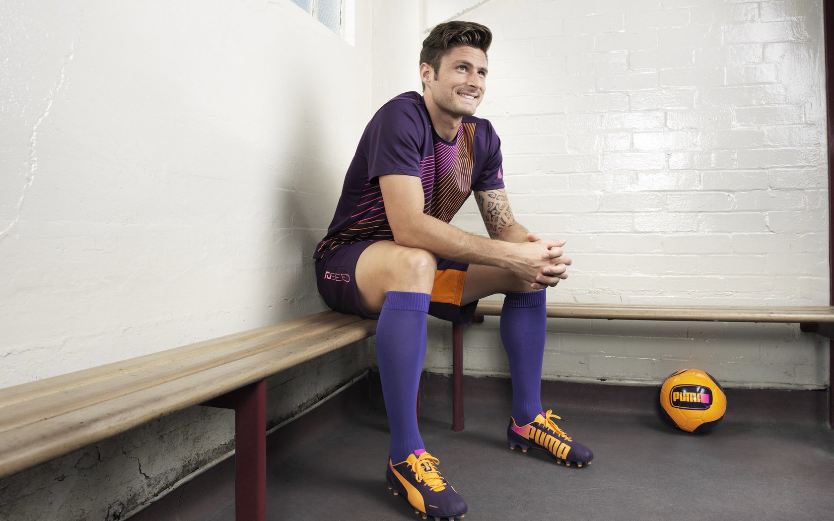 绿茵双城记,若日尼奥的百场里程碑与莱比锡红牛横扫日本足球的启示