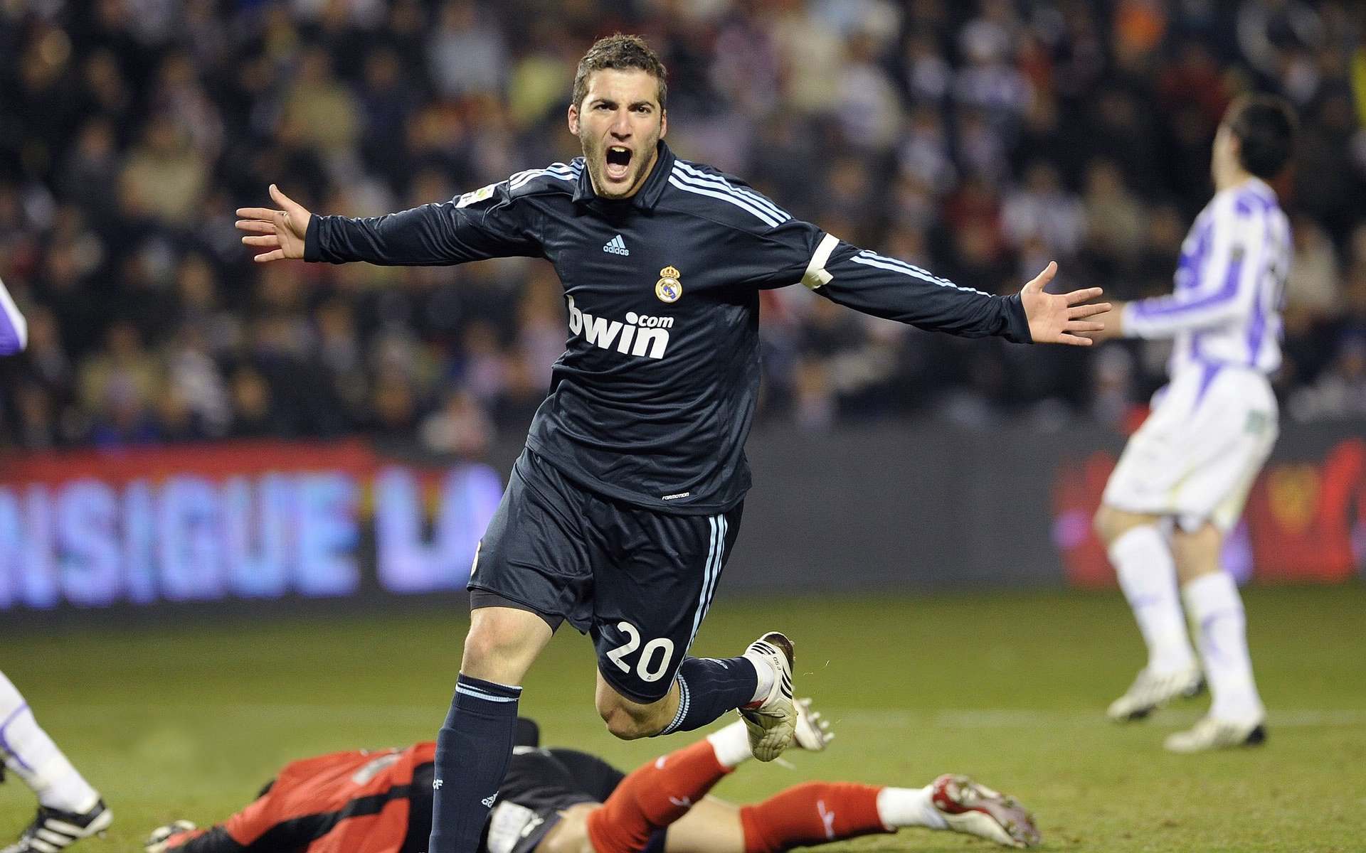 药厂铁骑横扫北欧，库尔图瓦神迹再临—双线战场见证历史之夜